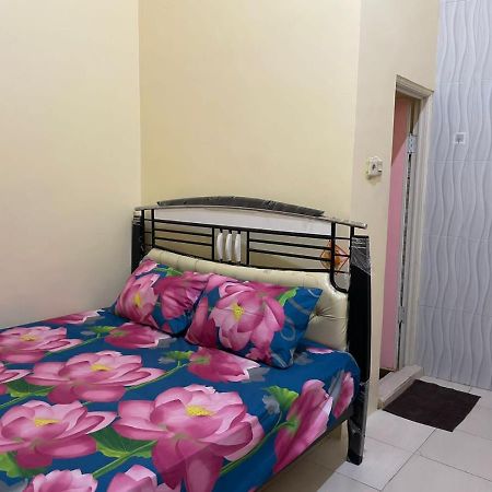 Oyo Life 93032 Maju Mapan Homestay Syariah Lamongan Dış mekan fotoğraf